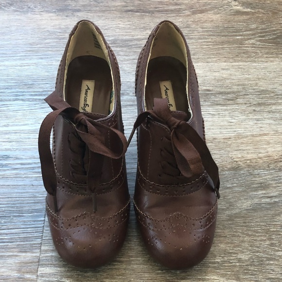 Brown Lace Up Oxford Heels - Picture 3 of 5